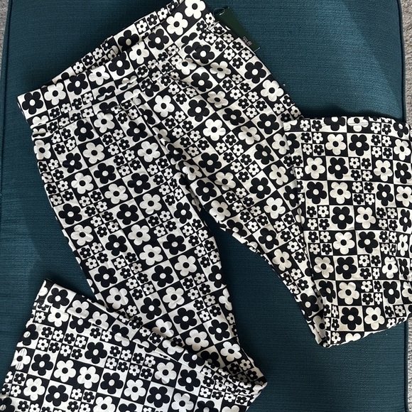 NWT Black and White 80s Floral Patterned Pants - Picture 2 of 8